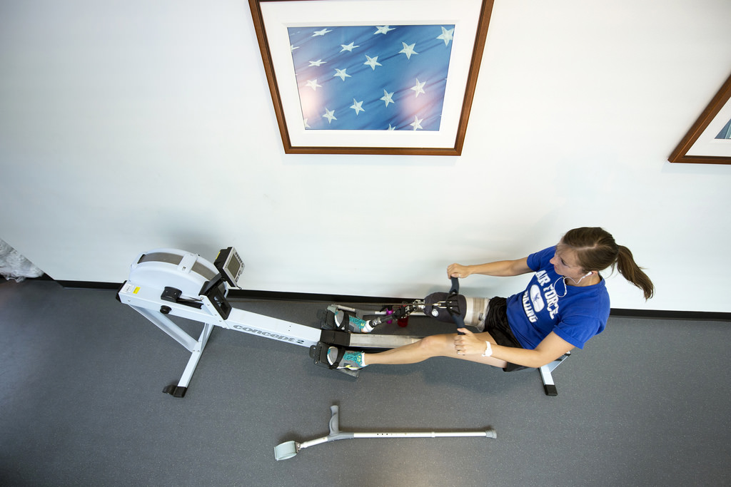 girl on rowing machines